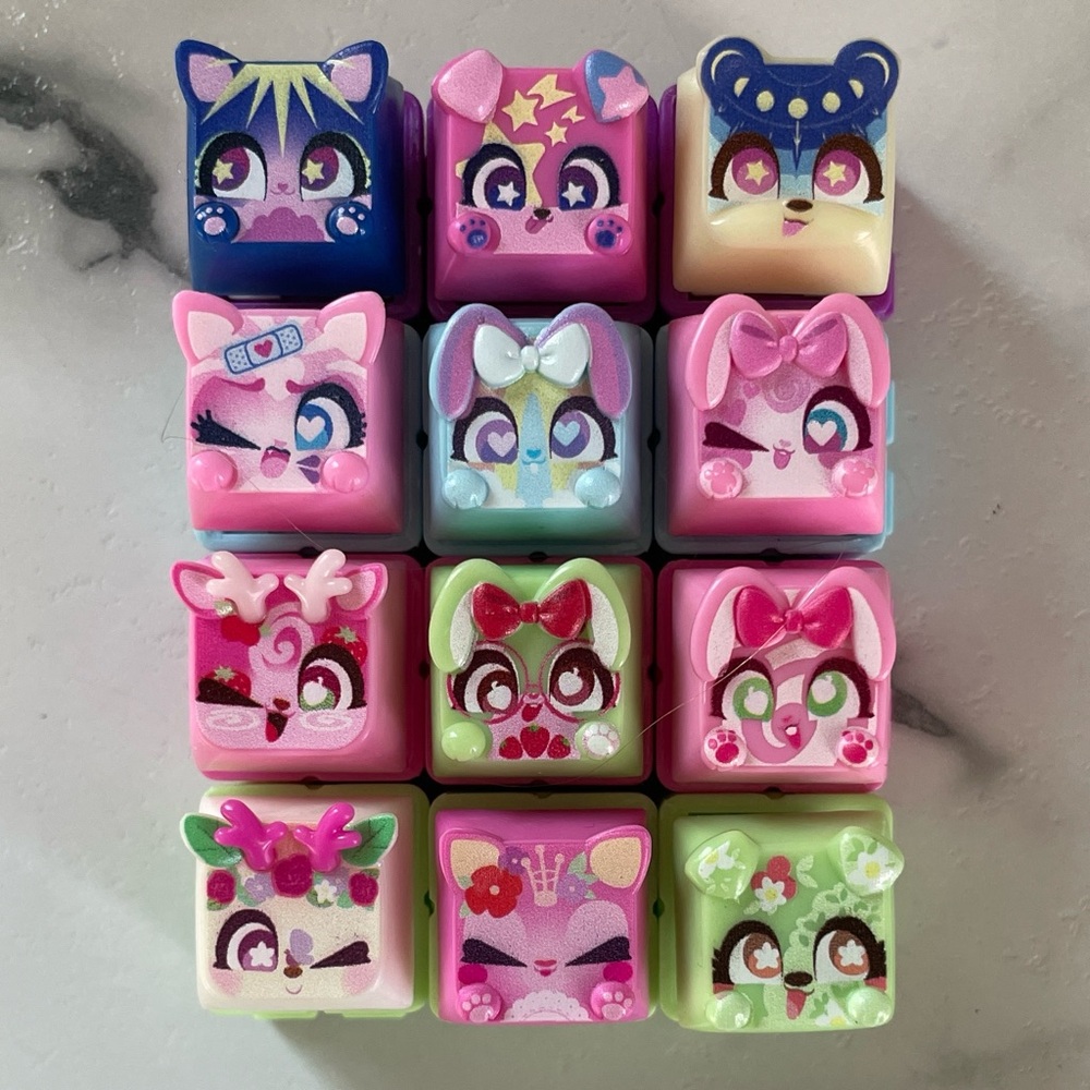 CLICKEEZ - Lot of 12 Different Keys